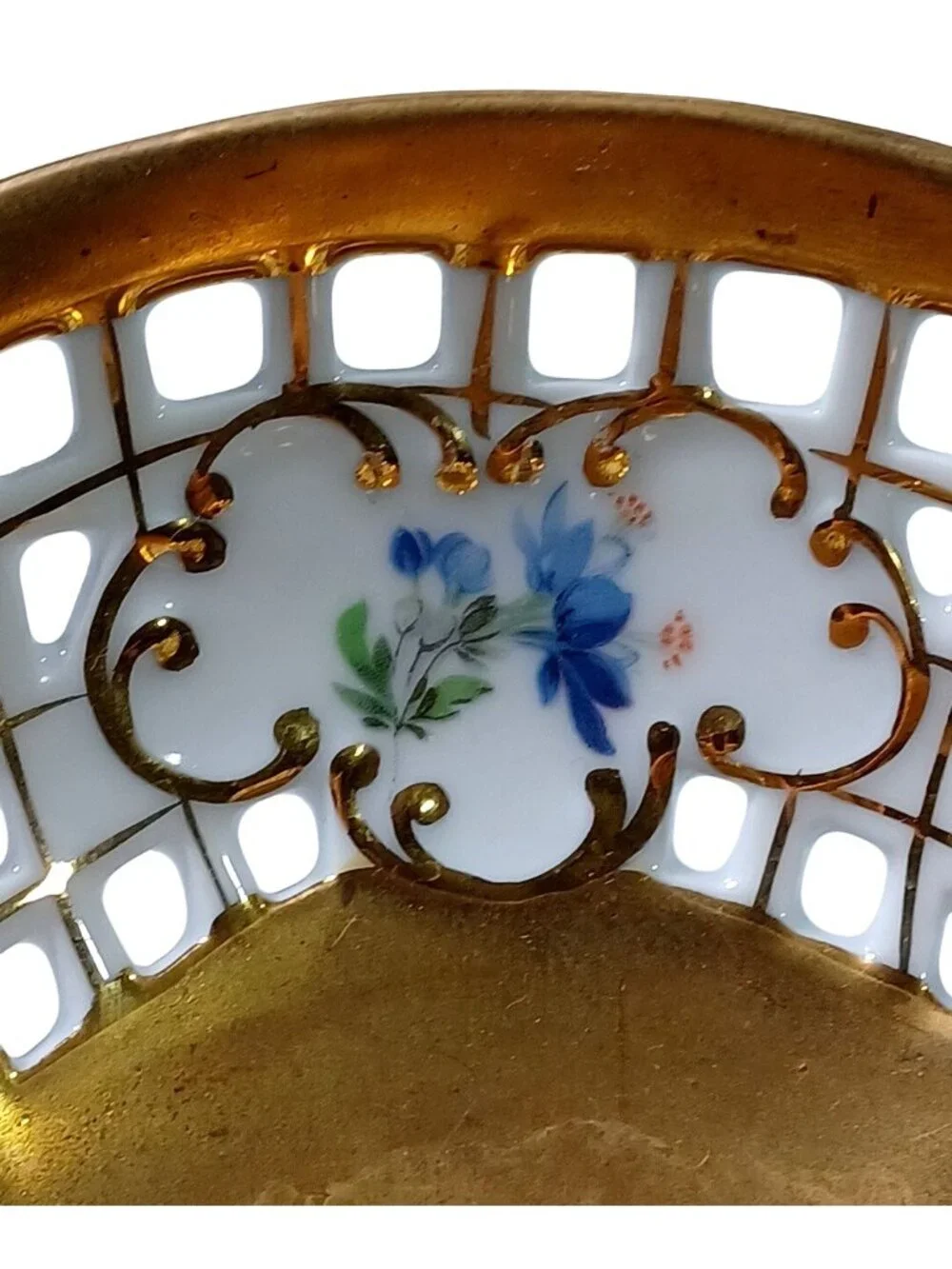Antique Royal KPM Gold Reticulated Bowl With Pastoral Scene Hand-Painted Floral